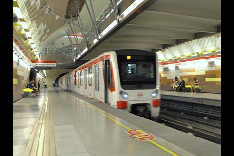 Metro de Santiago.